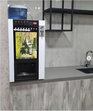 Distribuitor automat de cafea turcească cu acceptor de monede